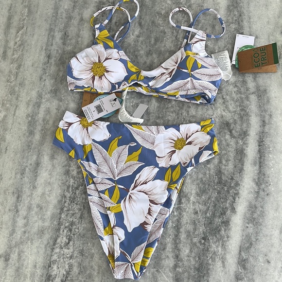 Volcom Bouquet Bikini Set - Picture 3 of 11